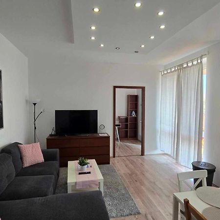 Aqua Apartman Tiszaujvaros Exterior photo