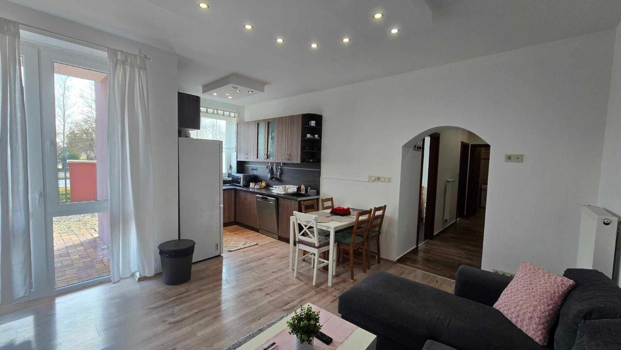 Aqua Apartman Tiszaujvaros Exterior photo